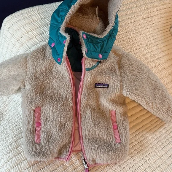 Patagonia Teal and Pink Jacket - Picture 6 of 7